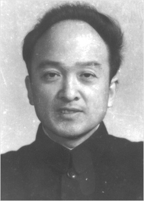 胡經之 