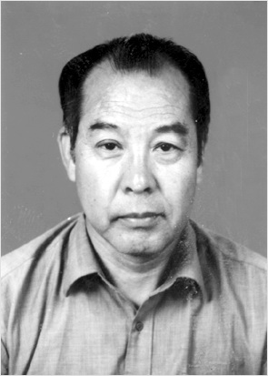 胡經倫 