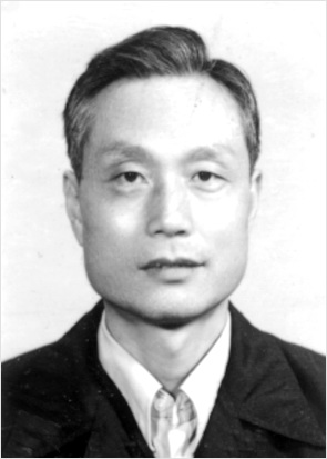 倪誠恩 