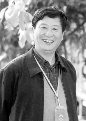 王衛平 