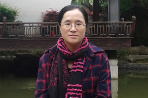 中短篇小說獎：獲獎作品《長河》作者：馬金蓮（回族）         創作感言　　從18歲開始寫作，在不耽誤婚姻和家庭生活的同時，我固執地將文學這個業余愛好堅持了16年。16年，紅顏少女的鬢邊皺紋暗暗生了一圈又一圈。只有時間在遠處一直靜靜微笑，它像一位大智的賢者，始終在無聲地注視。這個過程里，它悄悄將許多的恩賜獎賞給了埋頭趕路的我，比如這沉甸甸的“駿馬獎”。