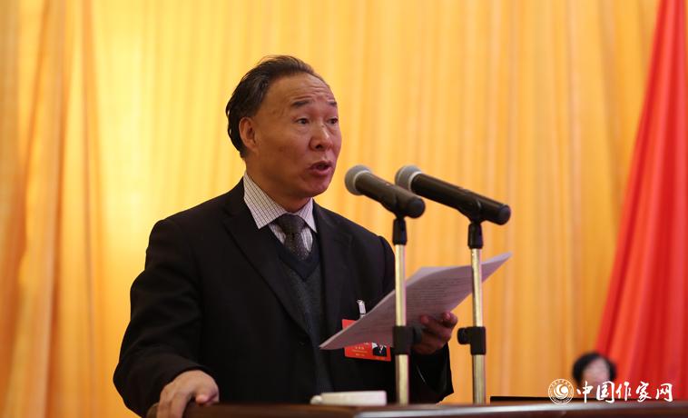 12月1日，中國作協九代會第二次全體會召開，白庚勝作《關于修改<中國作家協會章程>的說明》。