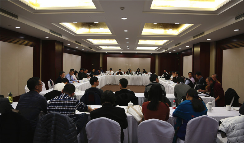 12月1日下午，浙江、重慶、延邊代表團分組學習討論。