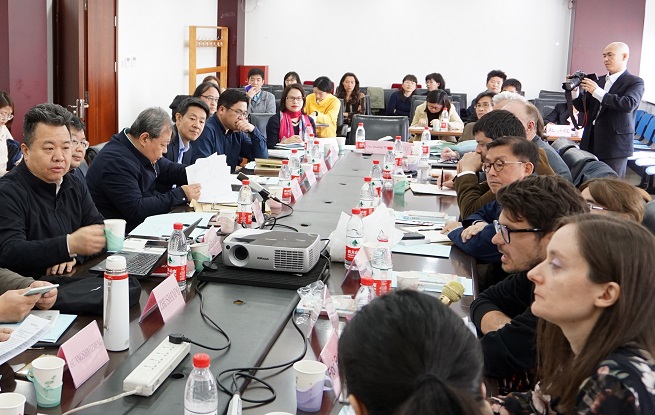 “文學(xué)的地域性——?dú)v史、記憶與現(xiàn)實(shí)”中外作家交流研討會舉行