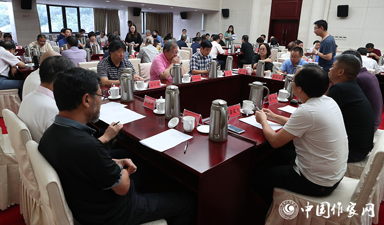 8月11日，第七屆魯迅文學獎終評會投票現場