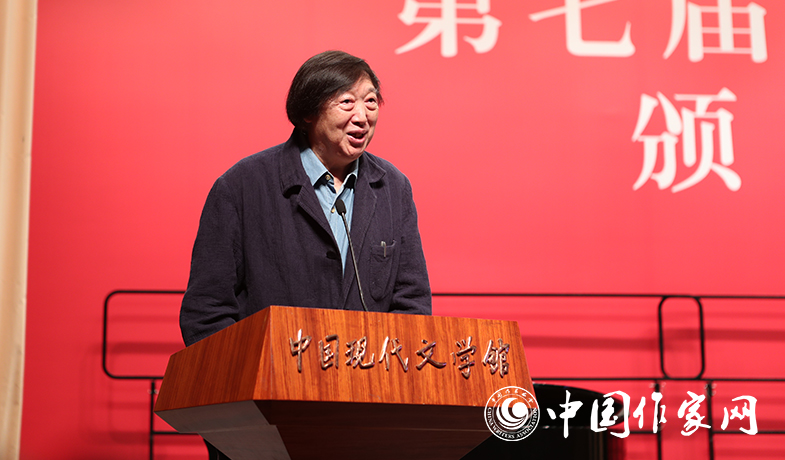 馮驥才代表短篇小說獎獲獎作家發表感言