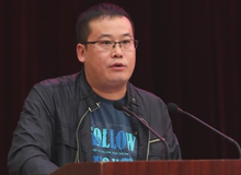 肖江虹：帶著詩意前行　　作家用筆講述人類在時代里面的困境。我們每個人都有困境，作家需要發現困境講述困境。[詳細]