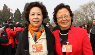全國(guó)政協(xié)委員李掖平與范小青