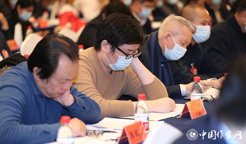 12月12日，中國作家協(xié)會(huì)第九屆全國委員會(huì)第六次全體會(huì)議在京舉行