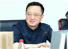 閻晶明：最先鋒的新拓展　　孫甘露是先鋒小說家里“最先鋒”的。因為他在這一方面起步早，成名快，代表作傳播度廣，文學史研究提及率高。[詳細]