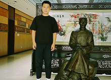鮑磊：林白的作品溫暖了我二十年的歲月　　第一次讀林白的作品是在2002年11月，我在山西五臺山進行一個月的寫生的時候……[詳細]