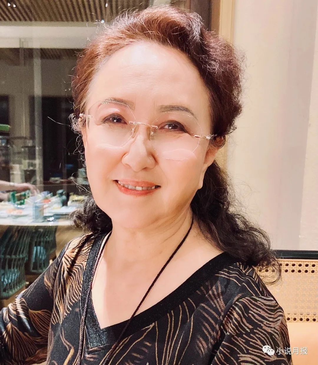 馬曉麗，一級作家。主要作品有長篇小說《楚河漢界》、中短篇小說集《手臂上的藍玫瑰》《催眠》、長篇傳記文學《王大珩轉》、長篇紀實散文《閱讀父親》，并有多部作品被改編為話劇和影視劇。曾獲第六屆魯迅文學獎、首屆曹雪芹華語文學大獎、第一屆中國女性文學獎等獎項。