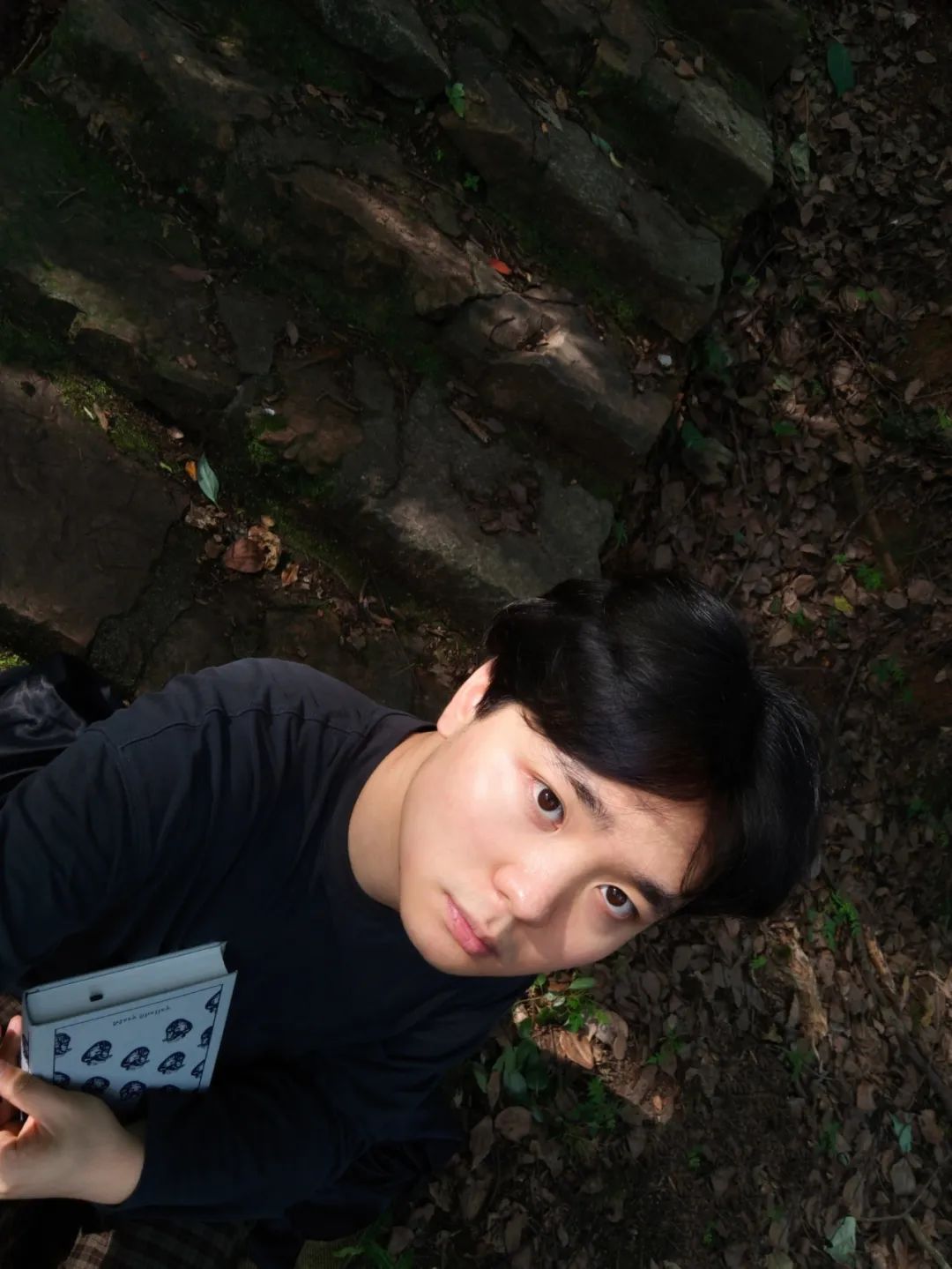 王子健，陜西人，筆名Zolanana，湖師大創意寫作研究生在讀。
