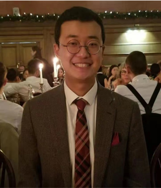 劉洋，南京大學(xué)英語(yǔ)系牛津大學(xué)英語(yǔ)系聯(lián)合培養(yǎng)博士，現(xiàn)任南京大學(xué)英語(yǔ)系助理研究員。主要研究方向?yàn)樵缙诂F(xiàn)代英國(guó)文學(xué)和現(xiàn)實(shí)主義文學(xué)。