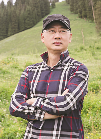 劇作家曾學文