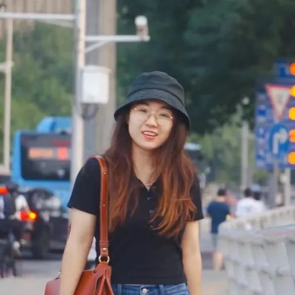 王秋實，中國作協(xié)網(wǎng)絡(luò)文學(xué)中心研究處干部。畢業(yè)于北京師范大學(xué)文學(xué)院、萊頓大學(xué)比較文學(xué)與文學(xué)理論專業(yè)，曾在游戲研發(fā)行業(yè)任七年世界觀、劇情及關(guān)卡設(shè)計師，多年游戲玩家。目前研究方向為網(wǎng)絡(luò)文學(xué)產(chǎn)業(yè)、網(wǎng)絡(luò)文學(xué)與游戲文化等。