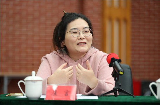 自由發言環節，“兩新”作家們暢所欲言、熱烈討論