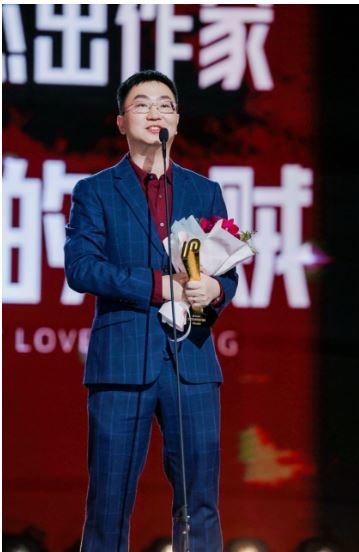 愛(ài)潛水的烏賊獲年度杰出作家榮譽(yù)