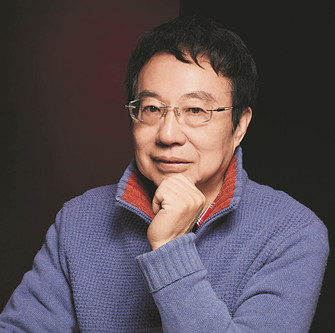 丁帆，南京大學文學院教授。曾任國務院學位委員會中文學科組第四、第五屆學科評議組成員，中國社會科學中文學科評審委員。有論著二十余部，另著有散文隨筆集十余部