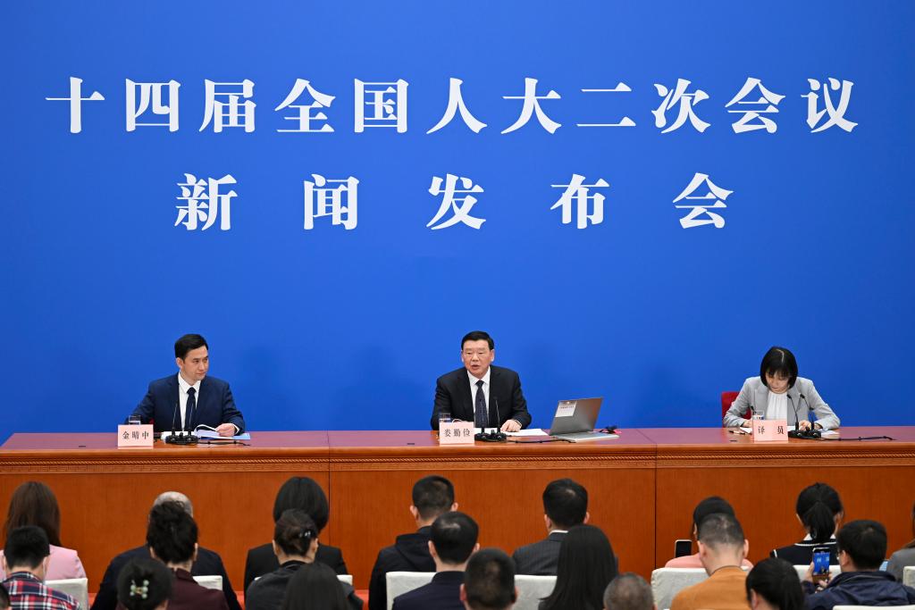 3月4日，十四屆全國(guó)人大二次會(huì)議在北京人民大會(huì)堂舉行新聞發(fā)布會(huì)。大會(huì)發(fā)言人婁勤儉就大會(huì)議程和人大工作相關(guān)問(wèn)題回答中外記者的提問(wèn)。 新華社記者 牟宇 攝