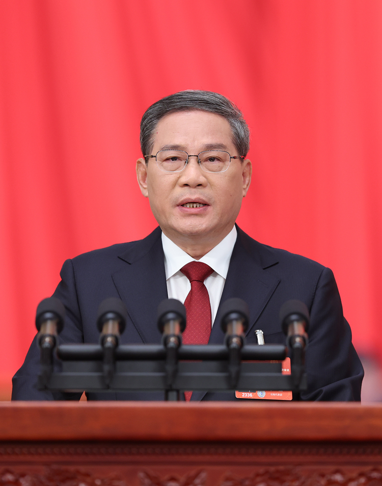 3月5日，第十四屆全國人民代表大會(huì)第二次會(huì)議在北京人民大會(huì)堂開幕。國務(wù)院總理李強(qiáng)作政府工作報(bào)告。新華社記者 姚大偉 攝
