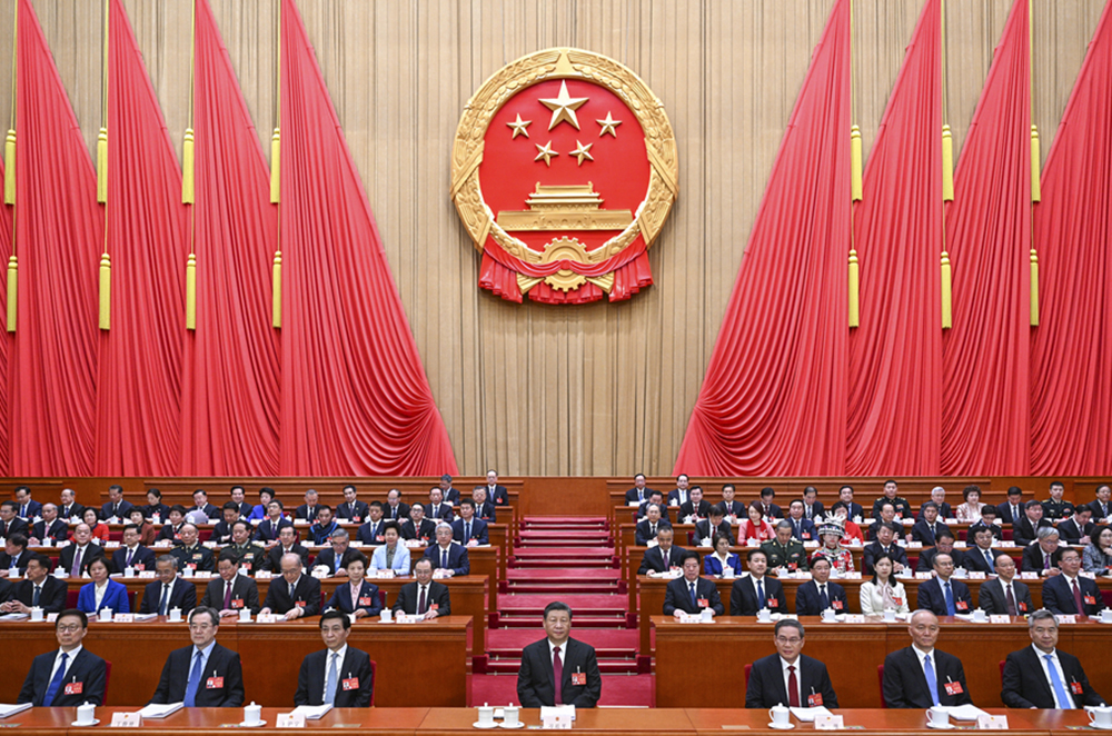 3月5日，第十四屆全國人民代表大會(huì)第二次會(huì)議在北京人民大會(huì)堂開幕。黨和國家領(lǐng)導(dǎo)人習(xí)近平、李強(qiáng)、王滬寧、蔡奇、丁薛祥、李希、韓正等出席大會(huì)。新華社記者 李學(xué)仁 攝