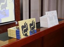 陳河：“文學騎手”一直在路上長篇小說《誤入孤城》作為陳河經驗與想象的最新成果，為讀者展示了一幅描繪清末民初溫州地方文明史的探險地圖。 [詳細]
