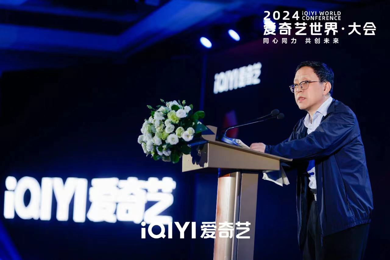 中國作協主席團委員、中國作協影視委員會委員、茅盾文學獎得主柳建偉