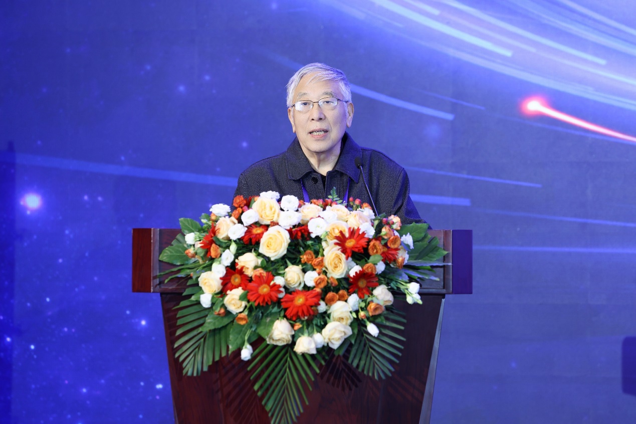 北京元宇科幻未來技術研究院名譽院長、科幻作家王晉康致辭