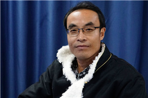 散文獎：《兄弟記》 作者： 王小忠（藏族）         獲獎感言《兄弟記》寫的是青藏高原邊緣地帶農牧交匯地的甘南故事，它沒有什么重大事件和尖銳的沖突，都是日常生活與世相百態。從根本上看，就是對甘南農牧區交匯地的生活方式、生產勞動及思想觀念變化的客觀敘述，是鄉村倫理變遷的詠嘆。我期盼著一種崇高的倫理道德能夠永恒地存在于世……