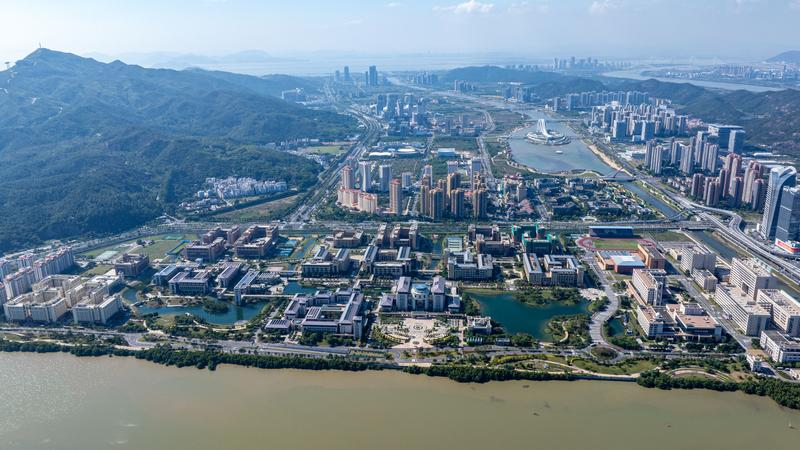 圖為澳門大學(xué)橫琴校區(qū)（2024年12月4日攝，無人機照片）。新華社發(fā) 張金加/攝