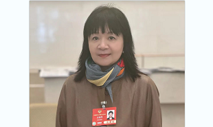全國政協(xié)委員、中國視協(xié)副主席、上影集團編劇王麗萍