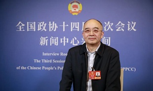 全國政協(xié)委員，中國作協(xié)副主席吳義勤