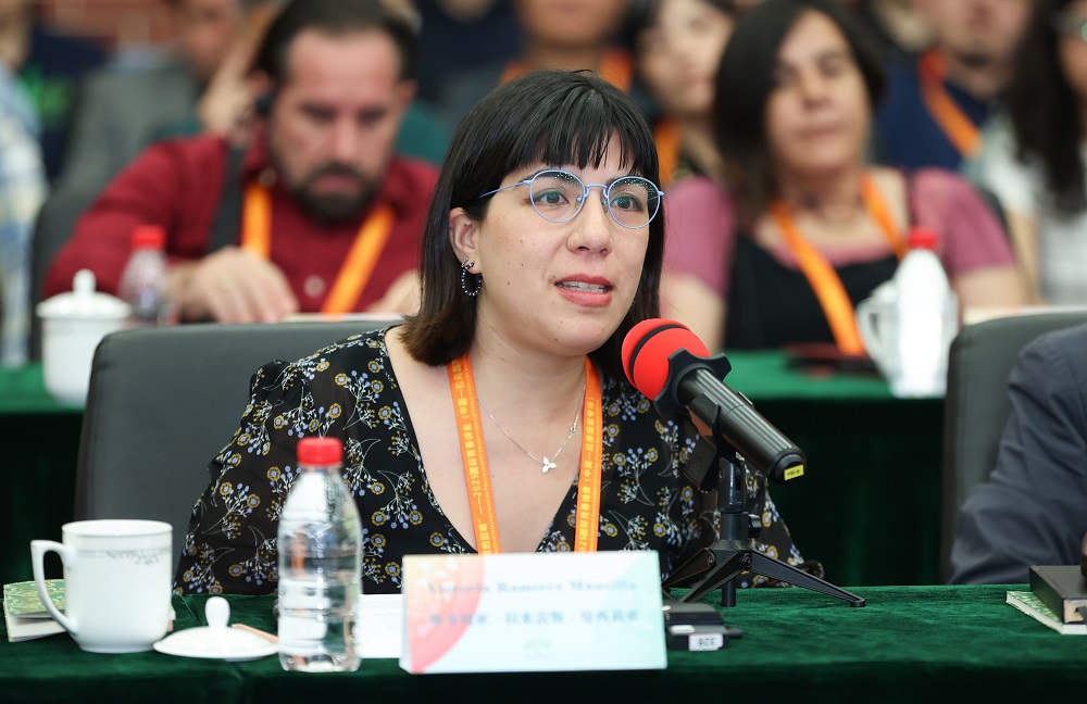 智利詩人維多利亞·拉米雷斯·曼西莉亞