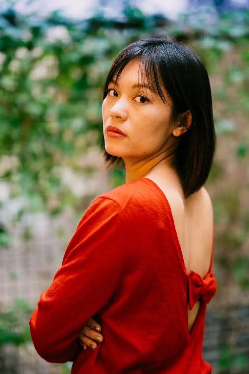 春樹，80后作家、詩人。出生于山東，在北京度過少年及青春期。2015年搬到柏林暫居。已出版長篇小說《北京娃娃》《乳牙》等六部，另有個人詩集兩部及散文集若干。其小說已在二十幾個國家翻譯出版。