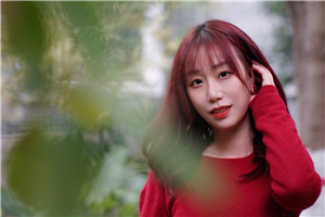 童話：獲獎作品《白夜夢想家》作者：諾亞         獲獎感言我們常說，在今天仍然堅持寫作，是一件不容易的事情，但它對于我來說是唯一的選項。我的兒童文學寫作不僅是為了孩子，也是為了兒時的自己。人是需要說很多話的，而沉默的孩子選擇閉上嘴……