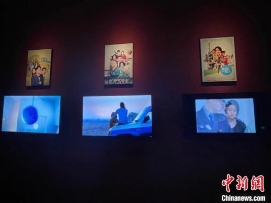 浙產(chǎn)電視劇《溫州一家人》系列三部曲。 童笑雨 攝 浙產(chǎn)電視劇《溫州一家人》系列三部曲。 童笑雨 攝